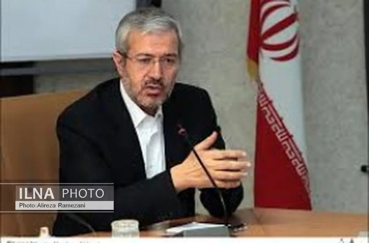 مازاد روزانه ٢ میلیون و ٤٠٠ هزار بشکه‌ای اوپک/رایزنی ایران برای کاهش تولید برخی اعضا