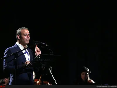 برگزاری اولین کنسرت الکتروآکوستیک علیرضا قربانی با پروژه «با من بخوان»