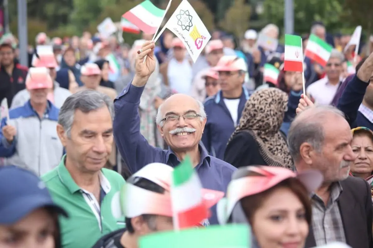 حضور بازنشسته‌های شهرداری تهران در پنجمین همایش پیاده‌روی خانوادگی