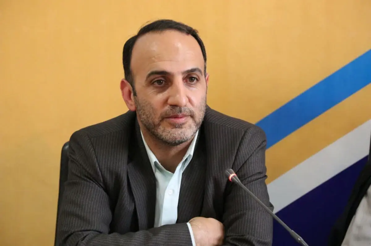 محور اصلی برنامه‌های فرهنگی دانشگاه‌ها، معارف قرآنی و عترت باشد
