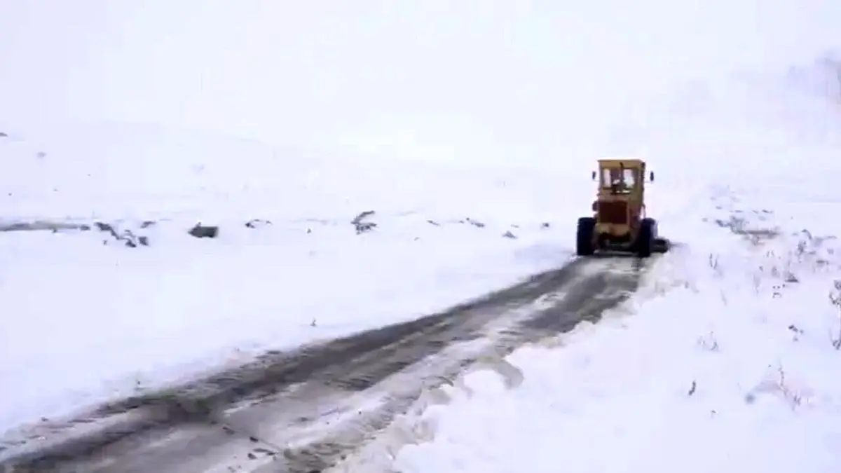 ۴۰۰ روستای آذربایجان شرقی در محاصره برف