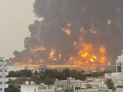 غارات جویة عنیفة تستهدف مدینة الحدیدة غربي الیمن