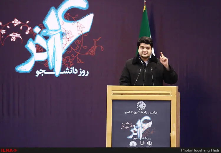 دانشجویان شعار دادند، صدای روحانی گرفت/ پای حصر به روز دانشجو کشیده شد + عکس