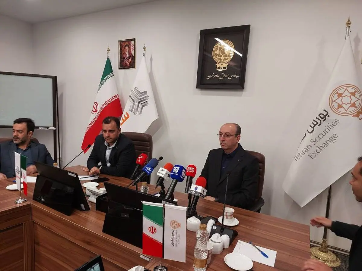 سال ۱۴۰۴ سخت‌ترین سال پیش روی صنعت خودرو بود/ ۶۰ شرکت تابعه تعیین تکلیف شدند


