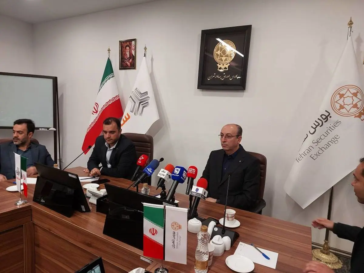 سال ۱۴۰۴ سخت‌ترین سال پیش روی صنعت خودرو بود/ ۶۰ شرکت تابعه تعیین تکلیف شدند

