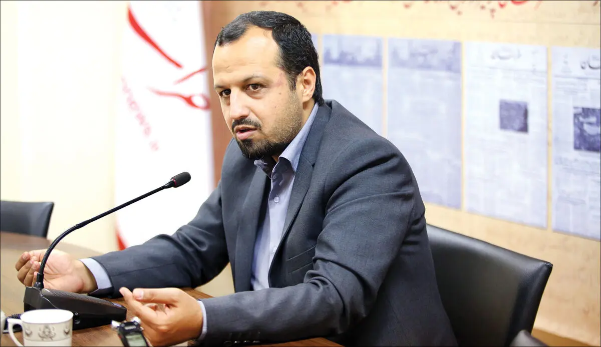 بحران در بانک‌ها و موسسات مجاز مهم‌تر از موسسات غیر‌مجاز است/ مشکلات ارزی قبل از خروج امریکا از برجام بود/ سیاست مالیاتی می‌تواند حمله نقدینگی را کنترل کند