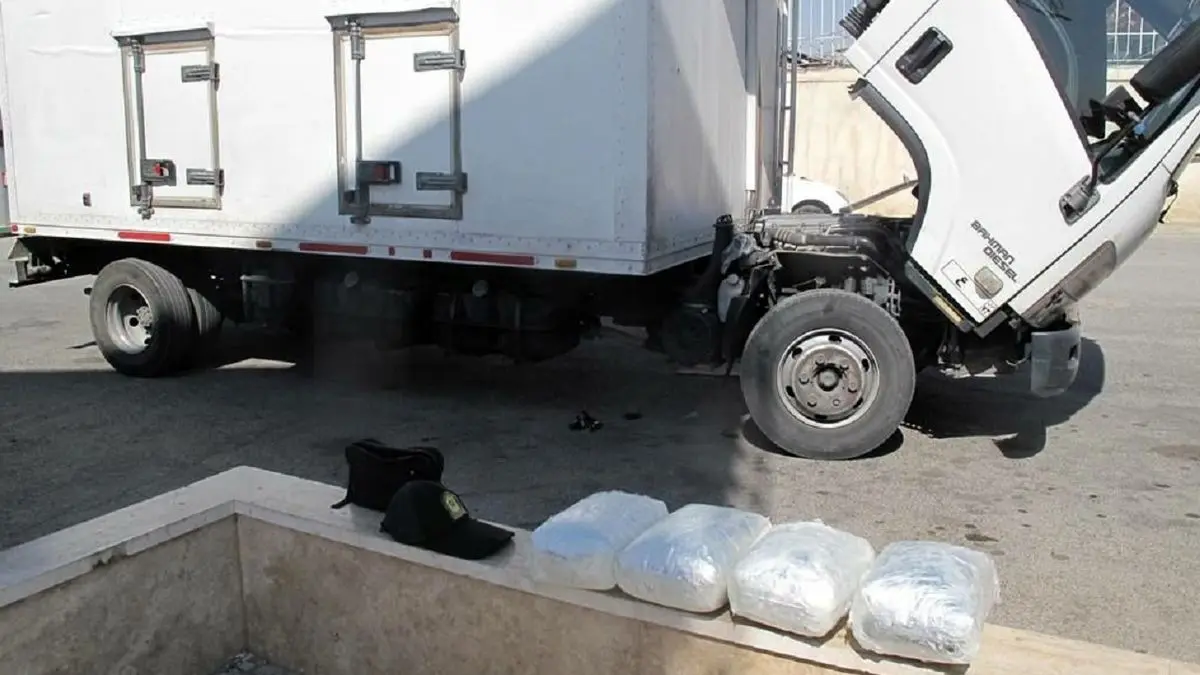 کشف 900 کیلوگرم موادمخدر از یک دستگاه کامیون یخچال‌دار در هرمزگان