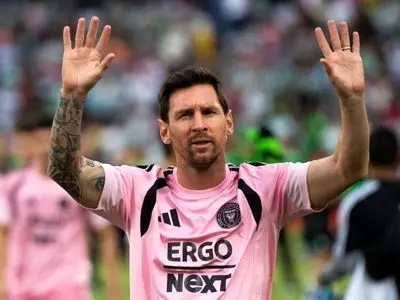 لیونل مسی مصدوم است و احتمالا به افتتاحیه MLS نمی‌رسد