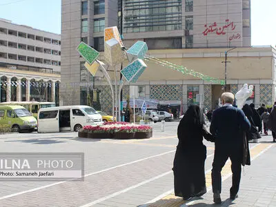 جلوه گری المان های نوروزی در مشهد