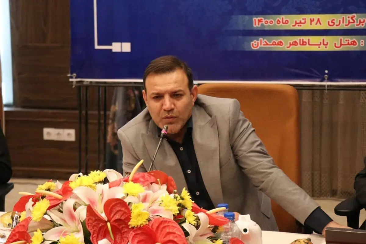 عزیزی خادم: تفاهمنامه راه اندازی آکادمی فوتبال غرب کشور در همدان به زودی امضا می‌شود 