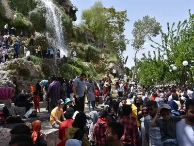 غافلگیری از ورود بی سابقه میهمانانِ موسم گل و گلاب در نیاسر