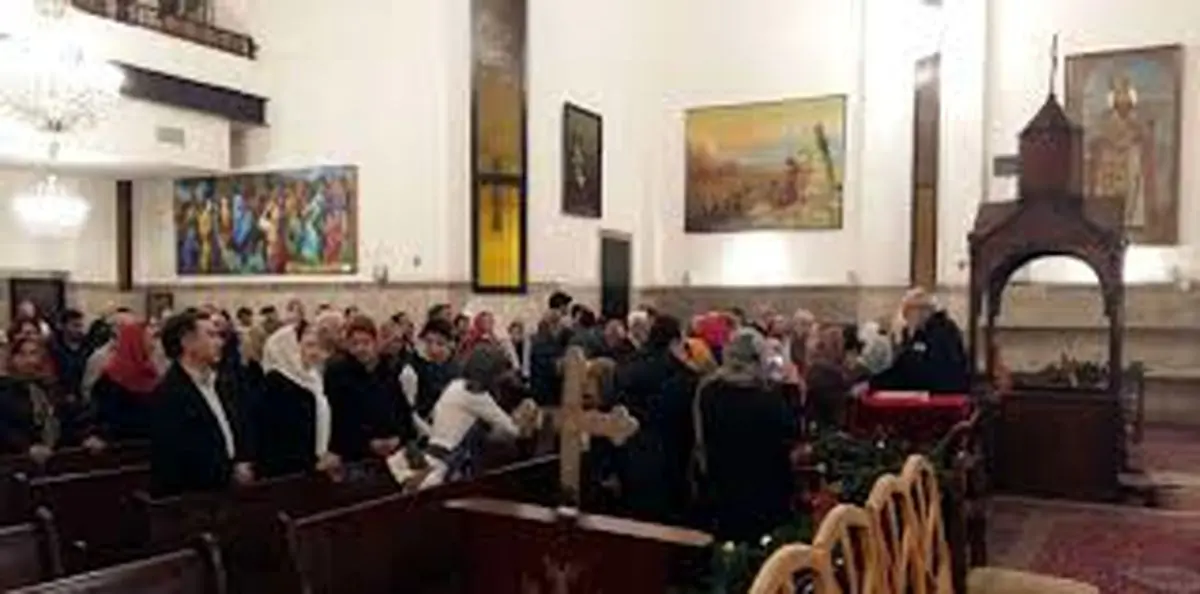 گردهمایی مسیحیان تهران در کلیسای گریگور مقدس در حمایت از نیروهای مسلح /عکس