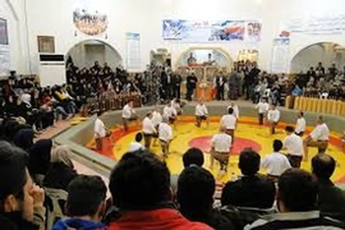 میدان امام علی(ع) اصفهان میزبان ورزشکاران زورخانه‌ای و پهلوانی کشور