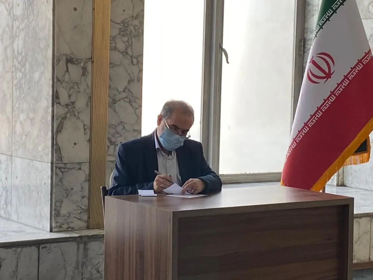 سیامک ره پیک رأی خود را به صندوق انداخت 