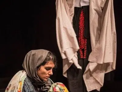 انتقاد از وضعیت اقتصادی دولت دهم در یک نمایش