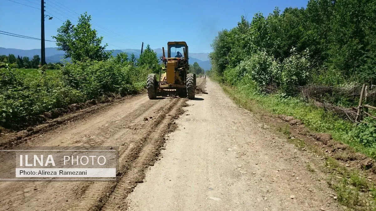 عملیات آسفالت محور راه روستایی لاقان شهرستان شفت آغازشد
