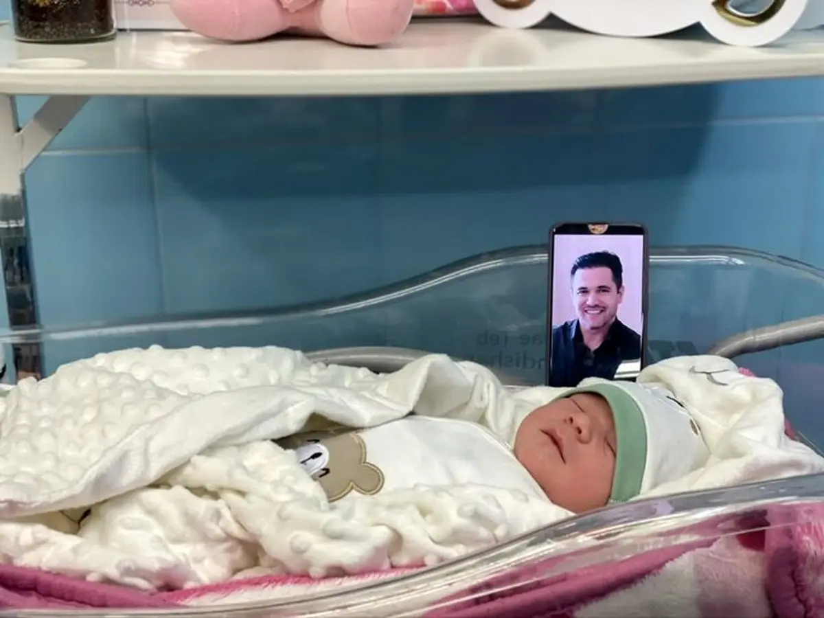 «اسرا» دختری که ۶ ماه پس از شهادت پدرش چشم به جهان گشود