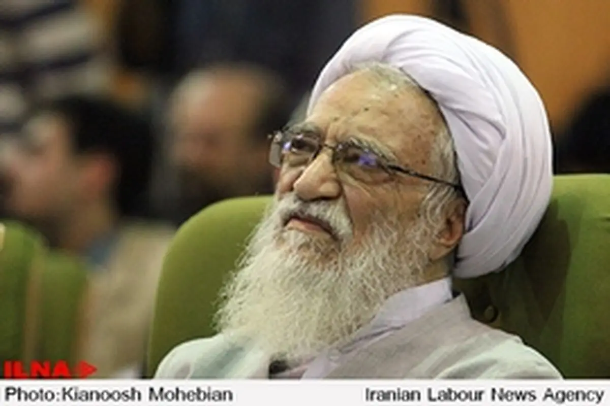 برای معرفی افراد صالح و ولایی تعصب گروهی نداشته باشید