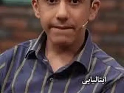 تسلط جالب نوجوان ۱۲ ساله به ۸ زبان زنده دنیا!/فیلم