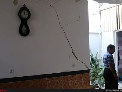 تخریب دیوار چند خانه قدیمی در کوهبنان