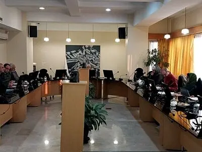 انتقاد تئاتری‌ها از دو وزارتخانه کار و ارشاد/ انجمن‌های صنفی تا دوماه دیگر تعطیل می‌شوند/ هویت و معیشت هنرمندان تئاتر در خطر است