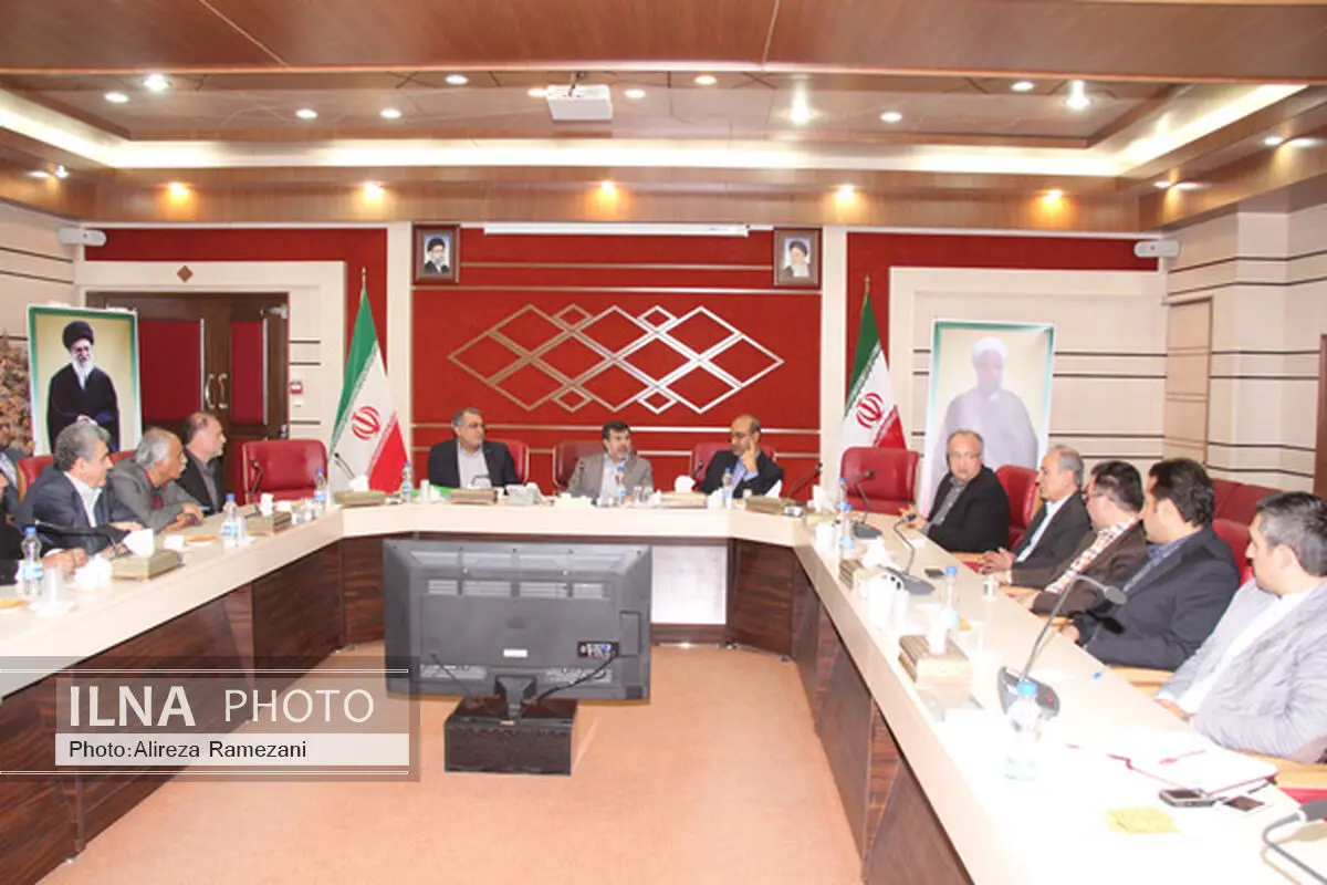سرمایه گذاران و تولیدکنندگان را در ادارات معطل نکنید