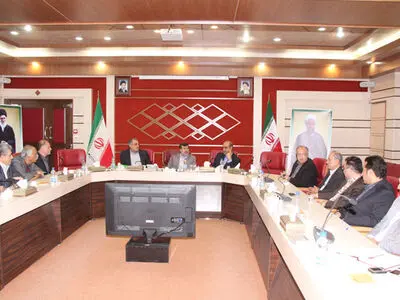 سرمایه گذاران و تولیدکنندگان را در ادارات معطل نکنید