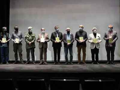 این کتاب برگی از جامعه شناسی انقلاب پیش روی ماست
