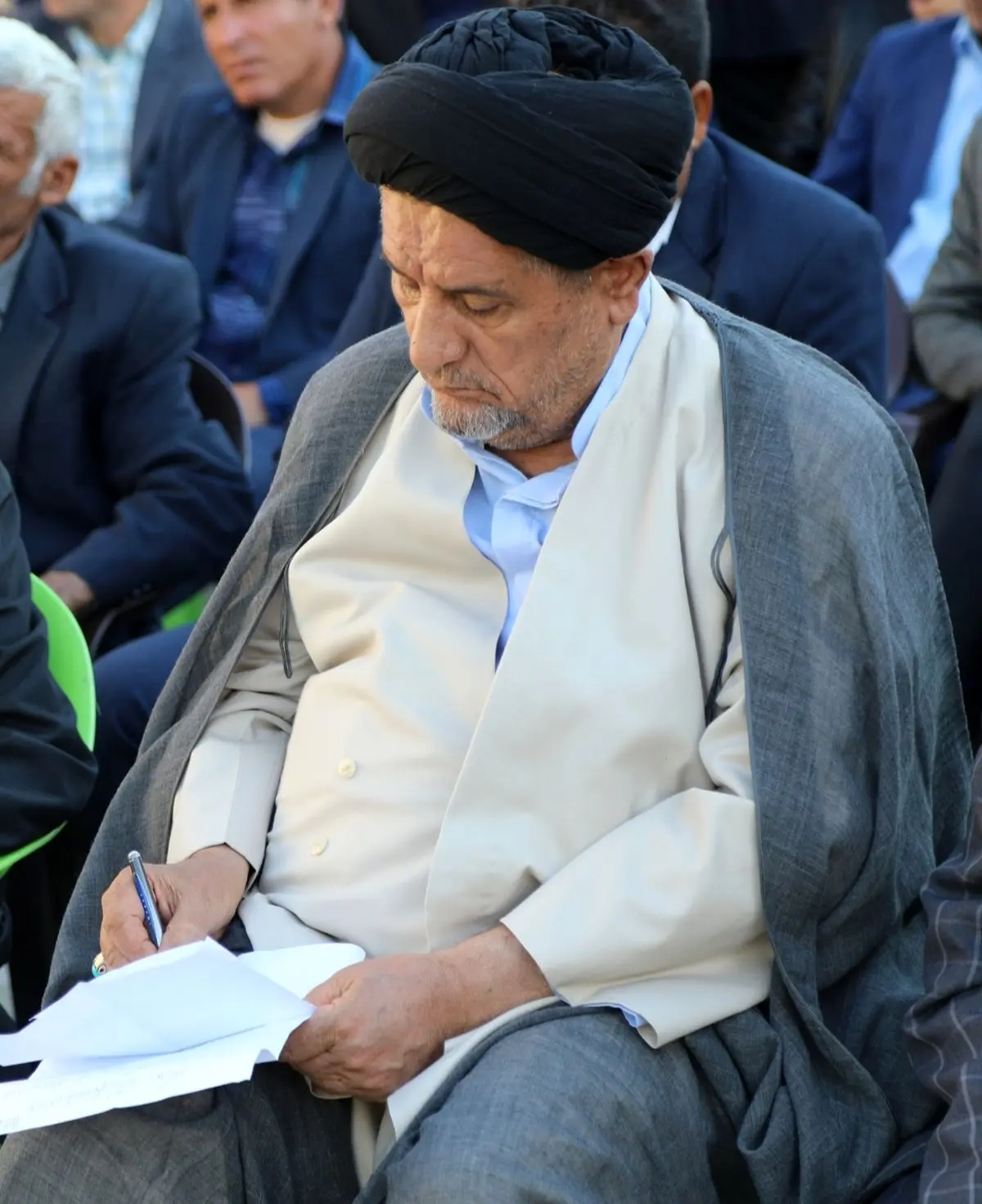 امکانات لازم برای خاموش کردن شعلههای آتش و مراقبت از محیط بانان را نداریم