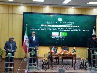 ایران وباکستان عازمتان على تحویل الحدود الأمنیة الى تجاریة