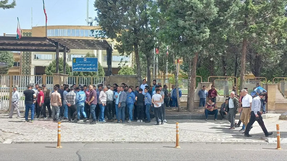 اعتراض کارگران ابنیه فنی زنجان به مطالبات معوقه 