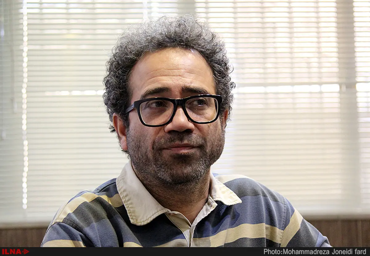 دولت فقط در زمان انتخابات به تئاتر سر می‌زند/جشنواره تئاتر فجر هیچ هویتی ندارد/باید مطالبات‌مان را از دولت بگیریم