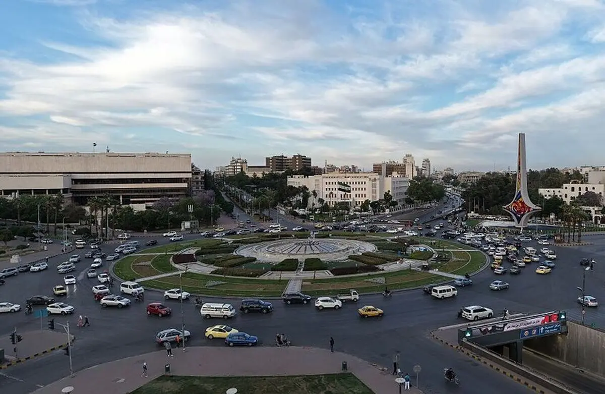   با شرکای منطقه‌ای و بین‌المللی برای جذب سرمایه‌گذاری در سوریه همکاری می‌کنیم