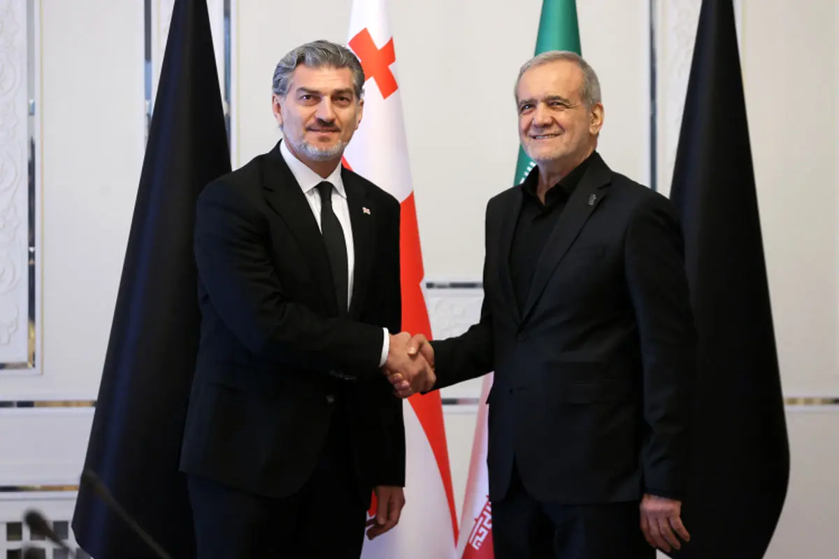 پزشکیان: دشمنان تصور می‌کردند با حمله نظامی ایران دچار فروپاشی می‌شود، اما اتحاد ملت ما بیشتر شد/میخائیل کاولاشویلی: مشتاق رفع موانع توسعه روابط با ایران هستیم