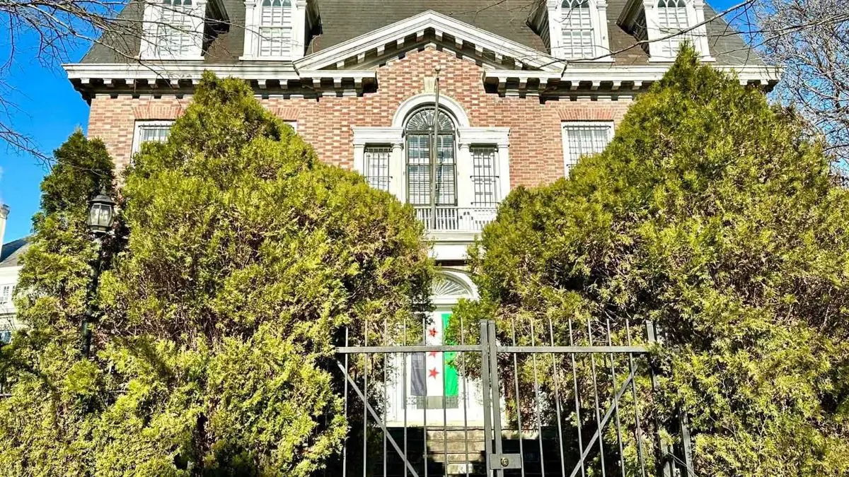 بعد 11 عاما من الإغلاق.. أمريكا تعيد فتح السفارة السورية بواشنطن