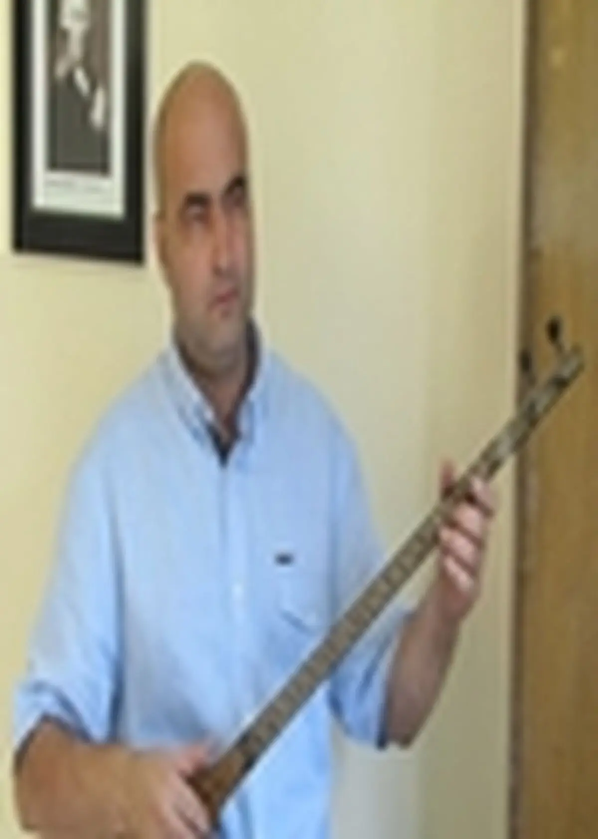 رحمان مرادی در خانه‌ی ابدی‌اش خفت