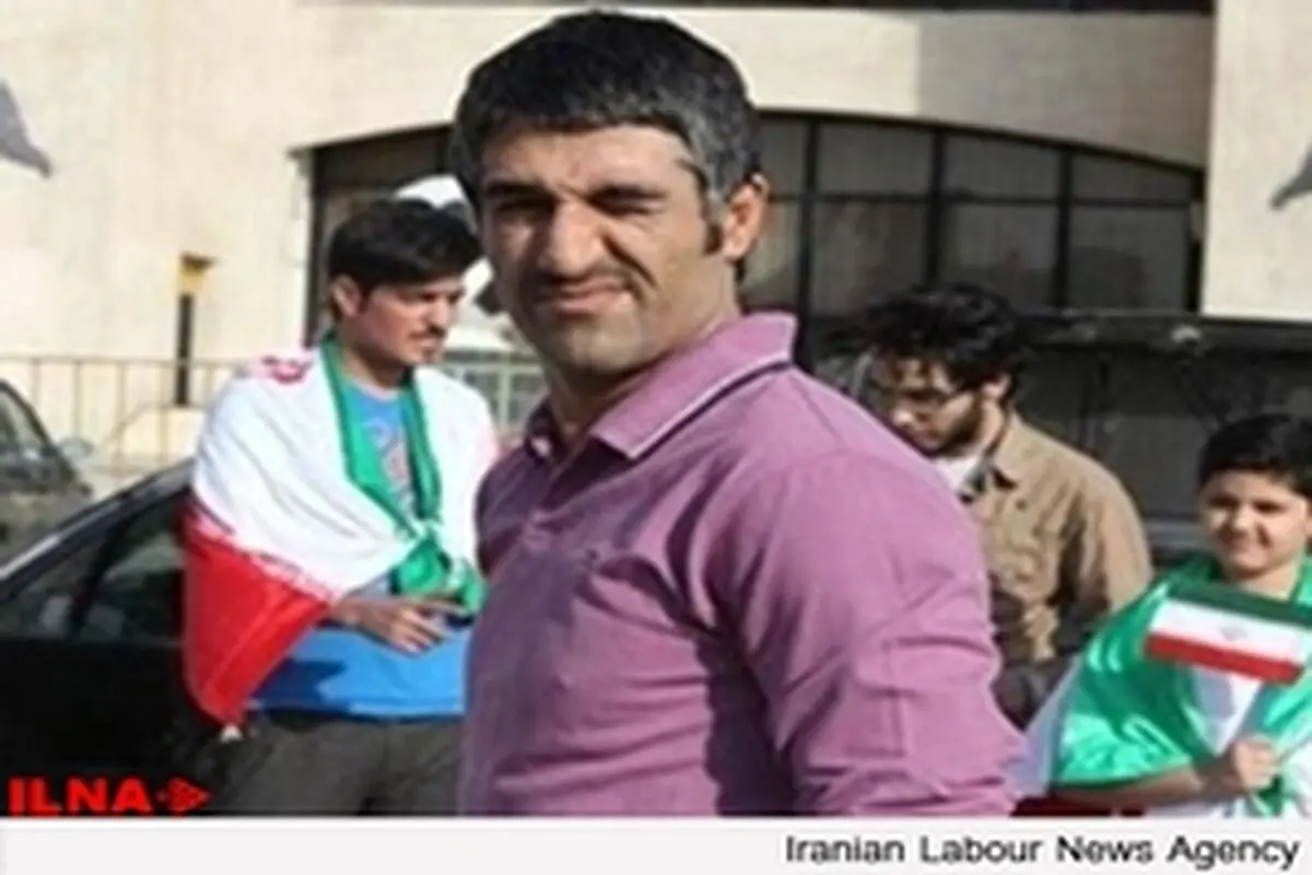 جمشیدی: دست‌خالی به جنگ ابر قدرت‌ها رفته بودیم / کی‌روش جز سیستم دفاعی چاره‌ای نداشت