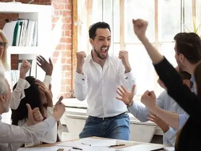 هر آنچه که در مورد فروش بیشتر باید بدانید + نکات مهم در آموزش فروش