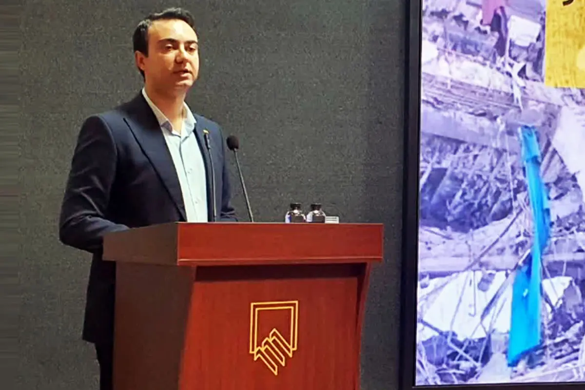 ملت در روز سخت به خبرنگار راوی، مهندس سازنده و عکاس میدانی نیاز دارد