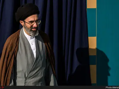 نگاهی به زندگی و فعالیت‌های آیت‌الله سیدمجتبی خامنه‌ای + اینفوگرافیک