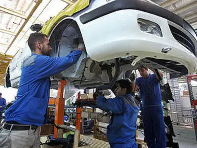 توضیح فرماندار بم درباره تعدیل کارگران مدیران خودرو/ بیکاری کارگران به صلاح نیست