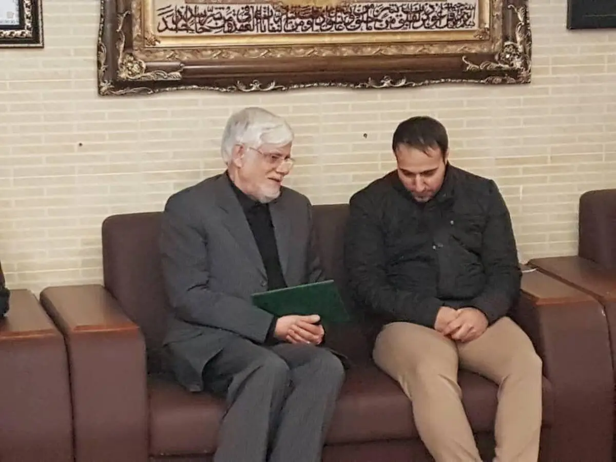  عارف در منزل شهید سپهبد حاج قاسم سلیمانی حضور یافت