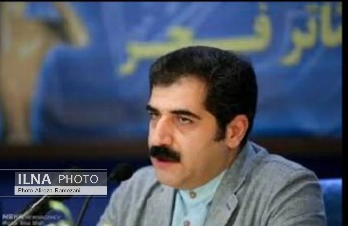 کاهش کمیت و بالا بردن کیفیت در تئاتر را مدنظر قرار می‌دهیم