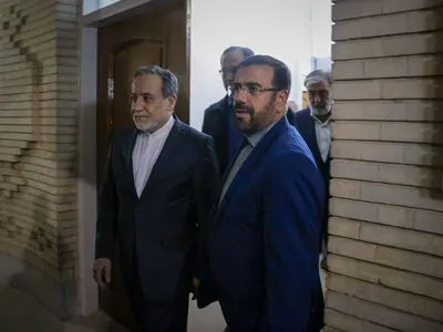وزیر امور خارجه کشور وارد شیراز شد