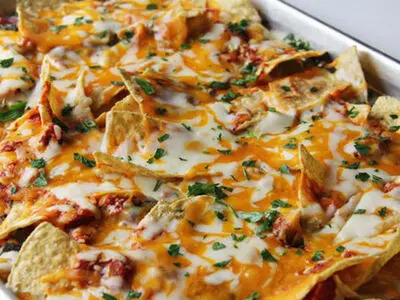 طرز تهیه چیپس و پنیر؛ لذیذ اما مضر