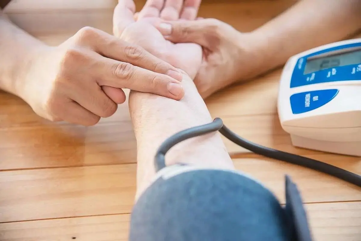 ۱۷ تکنیک خانگی برای پایین آوردن فشار خون