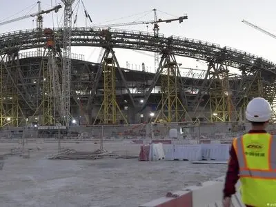 سازمان عفو بین‌الملل به پرونده مرگ کارگران سازنده استادیوم‌های جام‌جهانی ورود کرد/ علت مرگ کارگران چیست؟