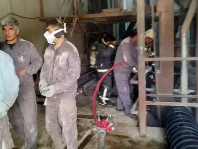 مهار آتش‌سوزی سوله دو هزار متری در منطقه برمشور شیراز