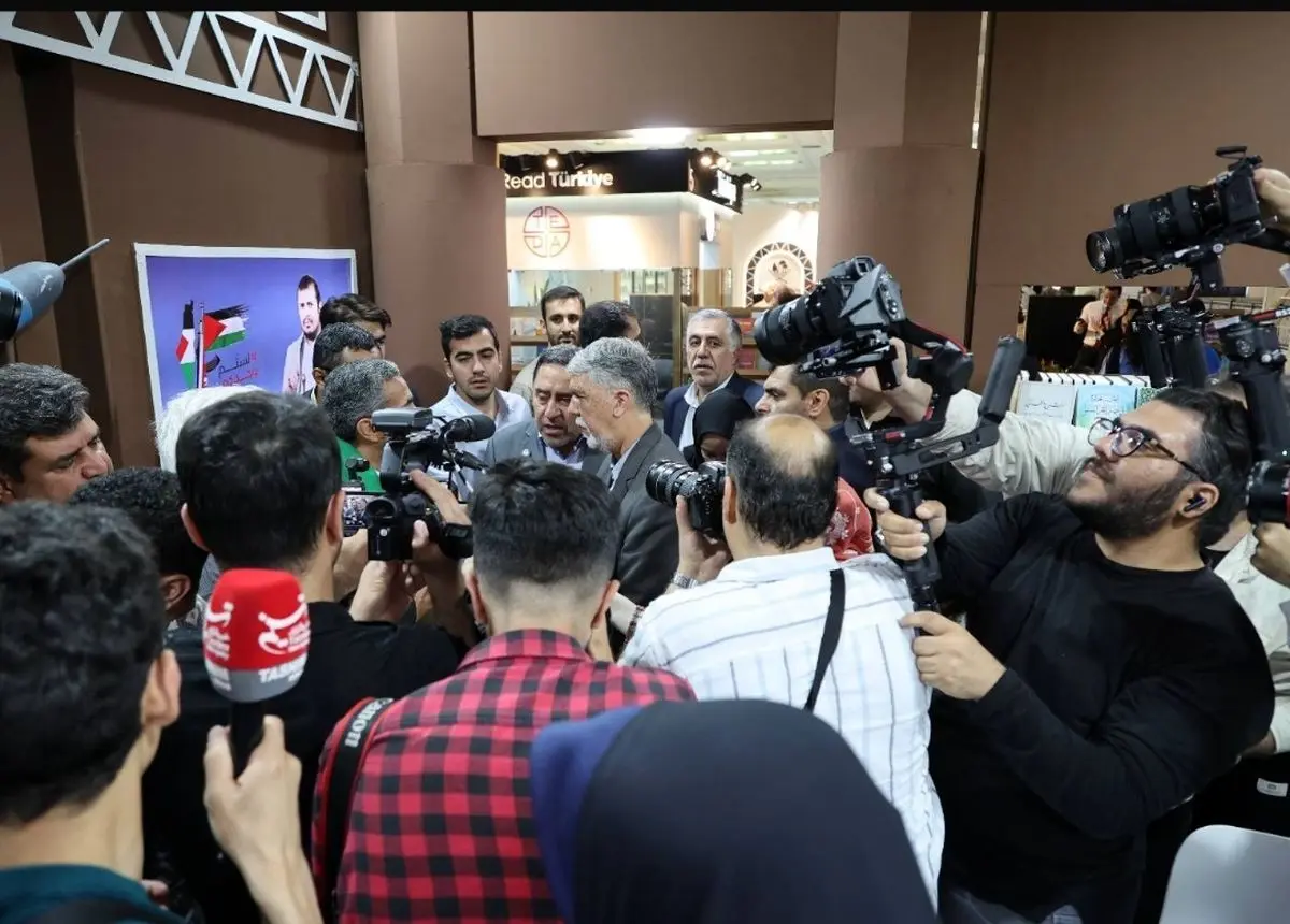 بازدید وزیر فرهنگ از نمایشگاه کتاب تهران/ صالحی: نمایشگاه کتاب محفلی برای گسترش دیپلماسی فرهنگی است