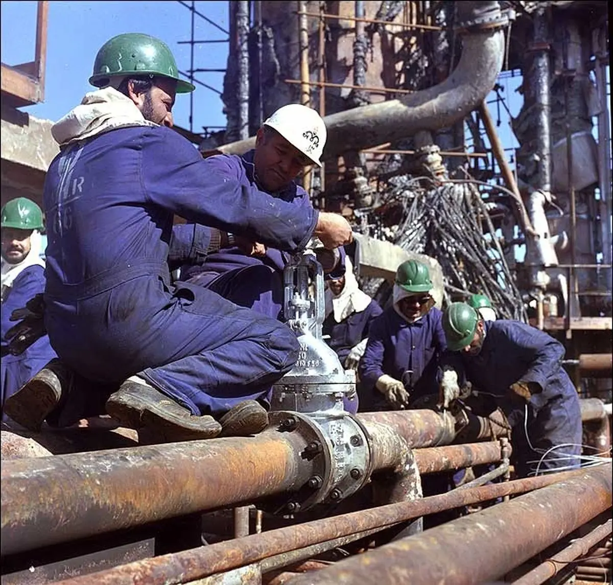 تعدیل انبوه در پروژه فاز دوم پالایشگاه گاز ایلام/ کارگران نگران آینده هستند